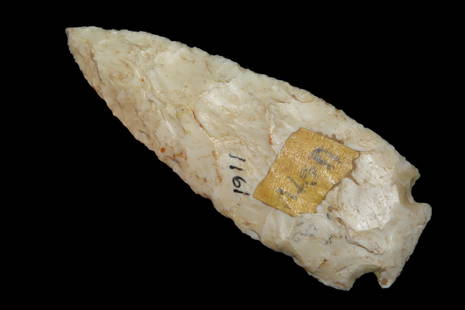 3 7/8" Dovetail from Brown County Illinois. Made of Burlington Chert. Very thin: 3 7/8" Dovetail from Brown County Illinois. Made of Burlington Chert. Very thin