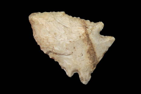 1 5/8" Pine Tree Point with nice banding. Made of Burlington Chert Found in Cass Co Illinois On the: 1 5/8" Pine Tree Point with nice banding. Made of Burlington Chert Found in Cass Co Illinois On the Lippert Farm near the town of Arenzville