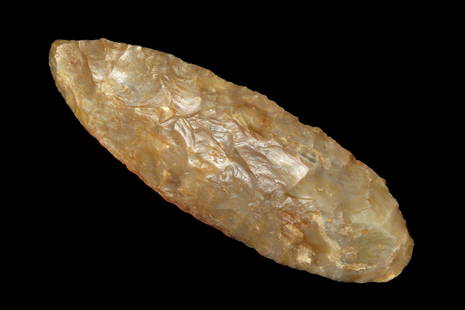 3 3/4" Leaf Blade Made of Boyle Chert. Found in central Kentucky. Ex Lara Zeibak: 3 3/4" Leaf Blade Made of Boyle Chert. Found in central Kentucky. Ex Lara Zeibak