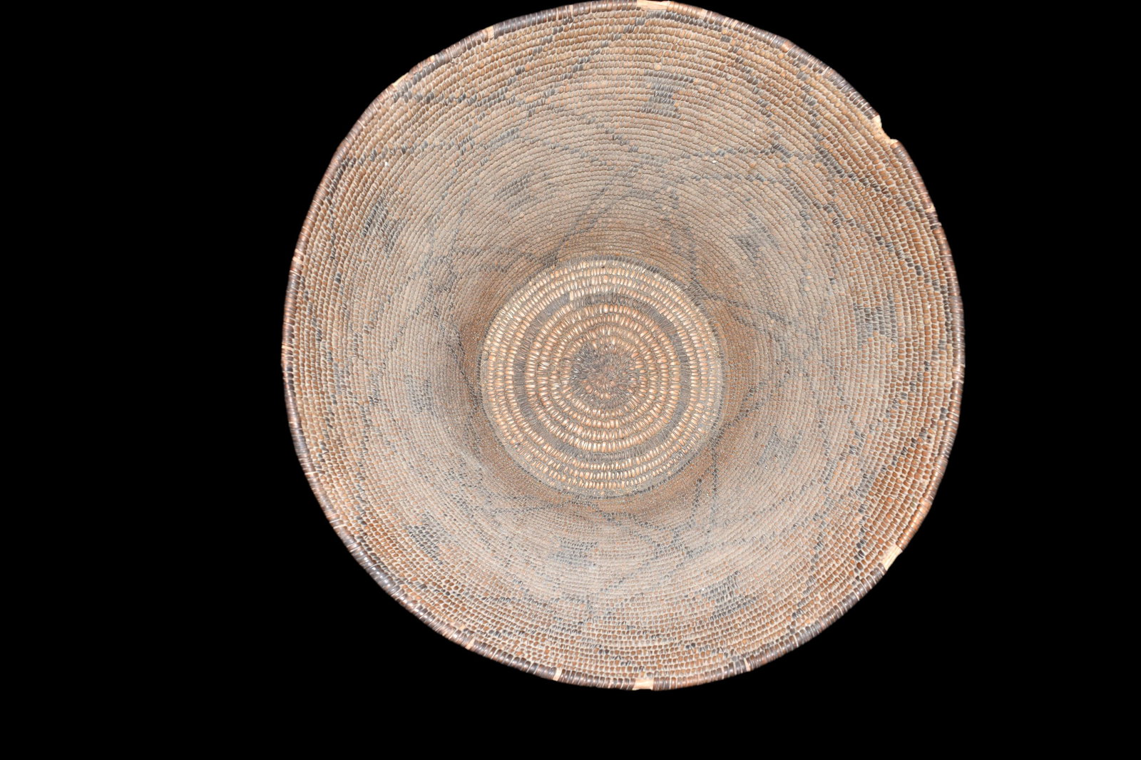 13" wide x 9" tall early 1900s tight weave Native American Pima basket with intricate Diamond Shaped: 13" wide x 9" tall early 1900s tight weave Native American Pima basket with intricate Diamond Shaped designs