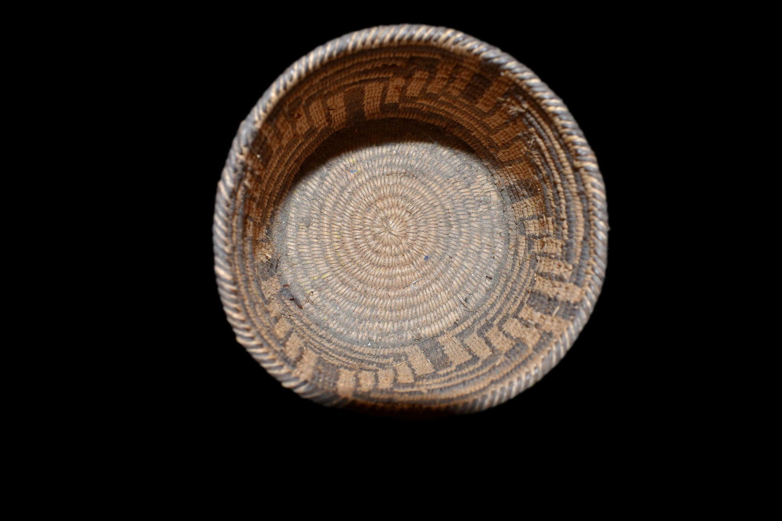3 3/8" wide x 3 1/8" tall early 1900s tight weave Native American Pima basket with intricate: 3 3/8" wide x 3 1/8" tall early 1900s tight weave Native American Pima basket with intricate designs
