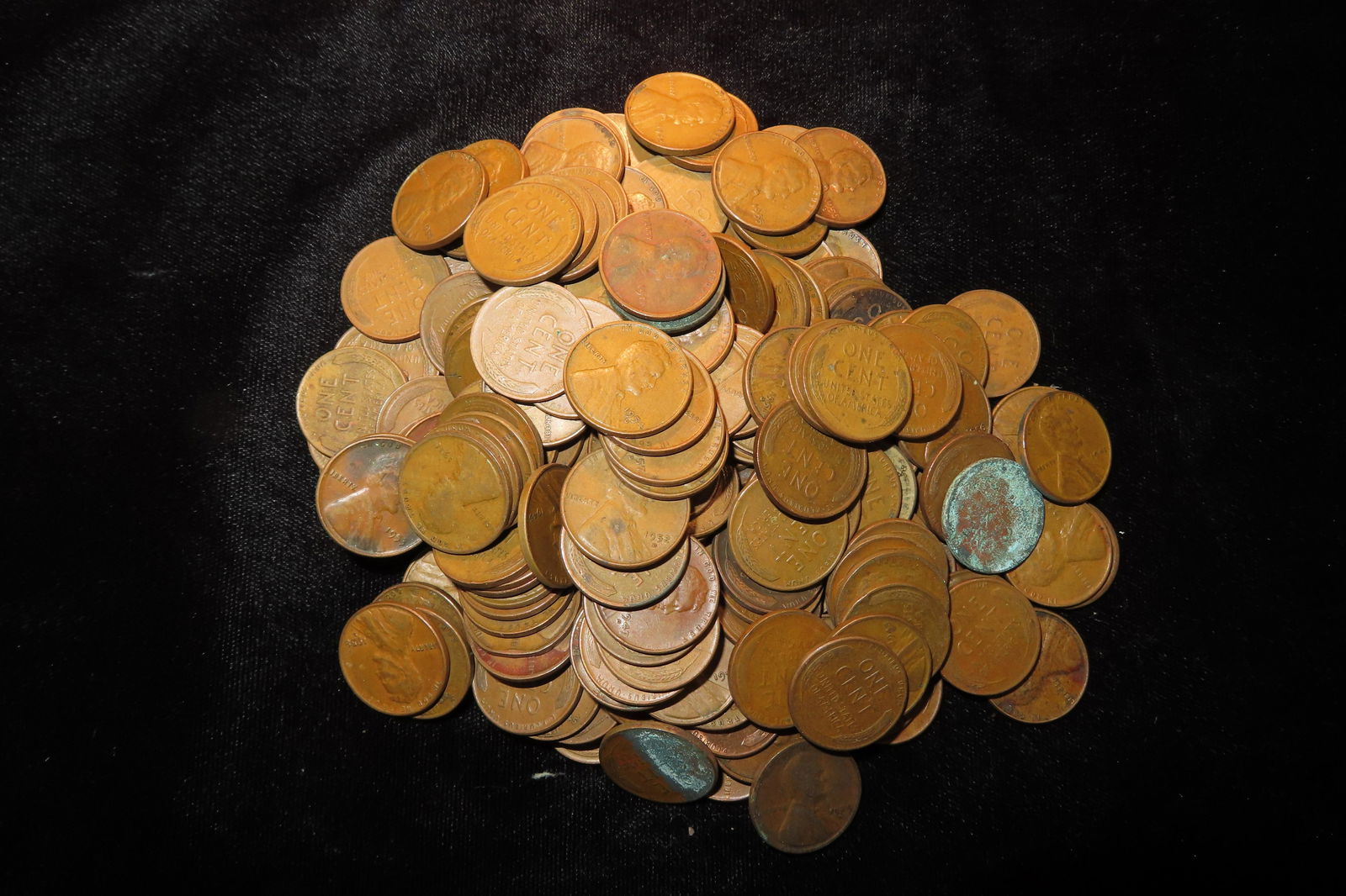 Lot of 200 Wheat Back Pennies (1 of 3)