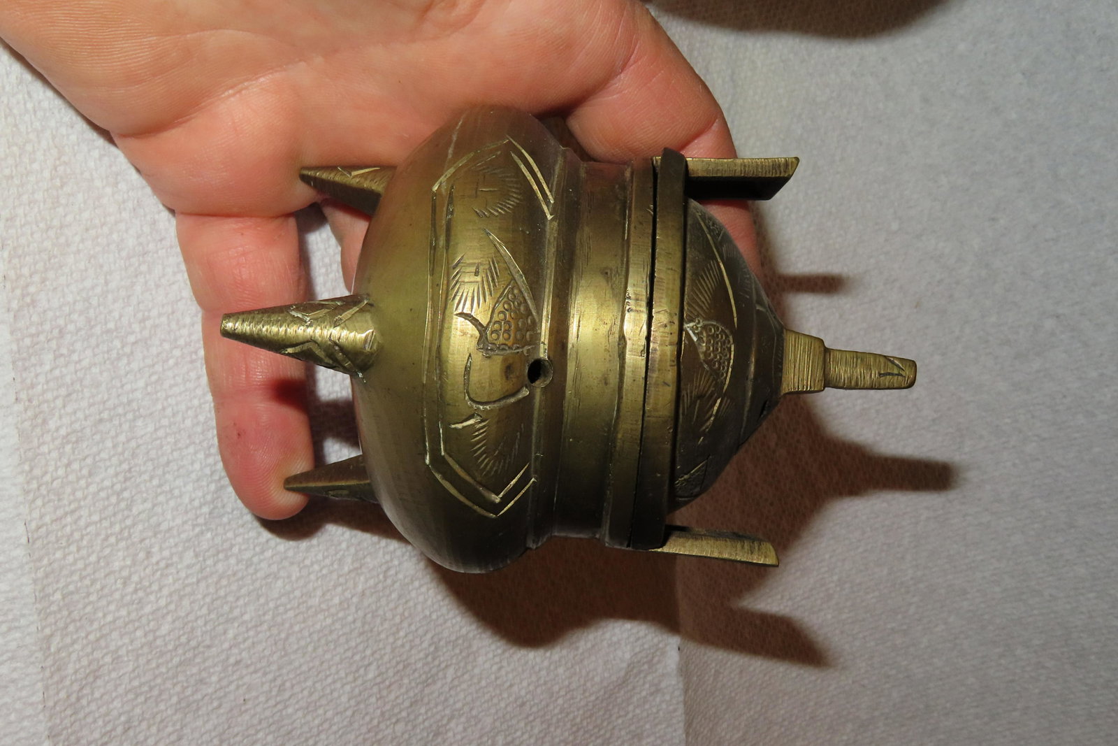 ANTIQUE QING DYNASTY TRIPOD SOLID BRASS INCENSE BURNER CHINA (1 of 7)