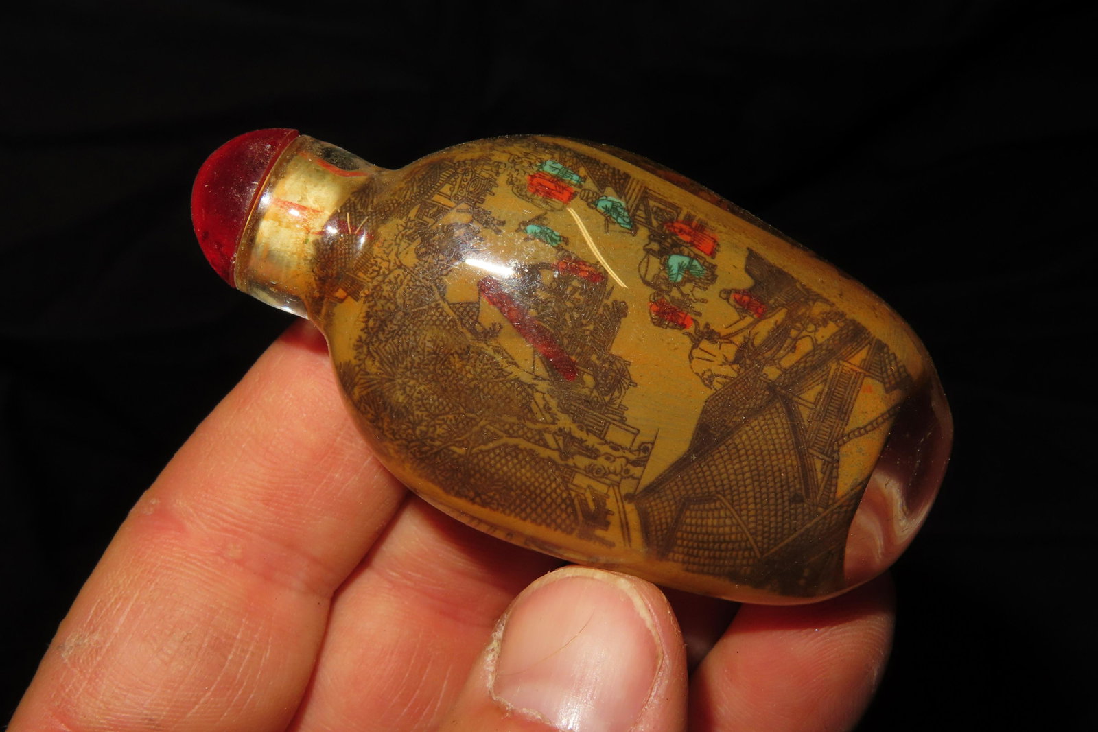 Reverse Painted Chineese Snuff Bottle: Reverse Painted Chineese Snuff Bottle