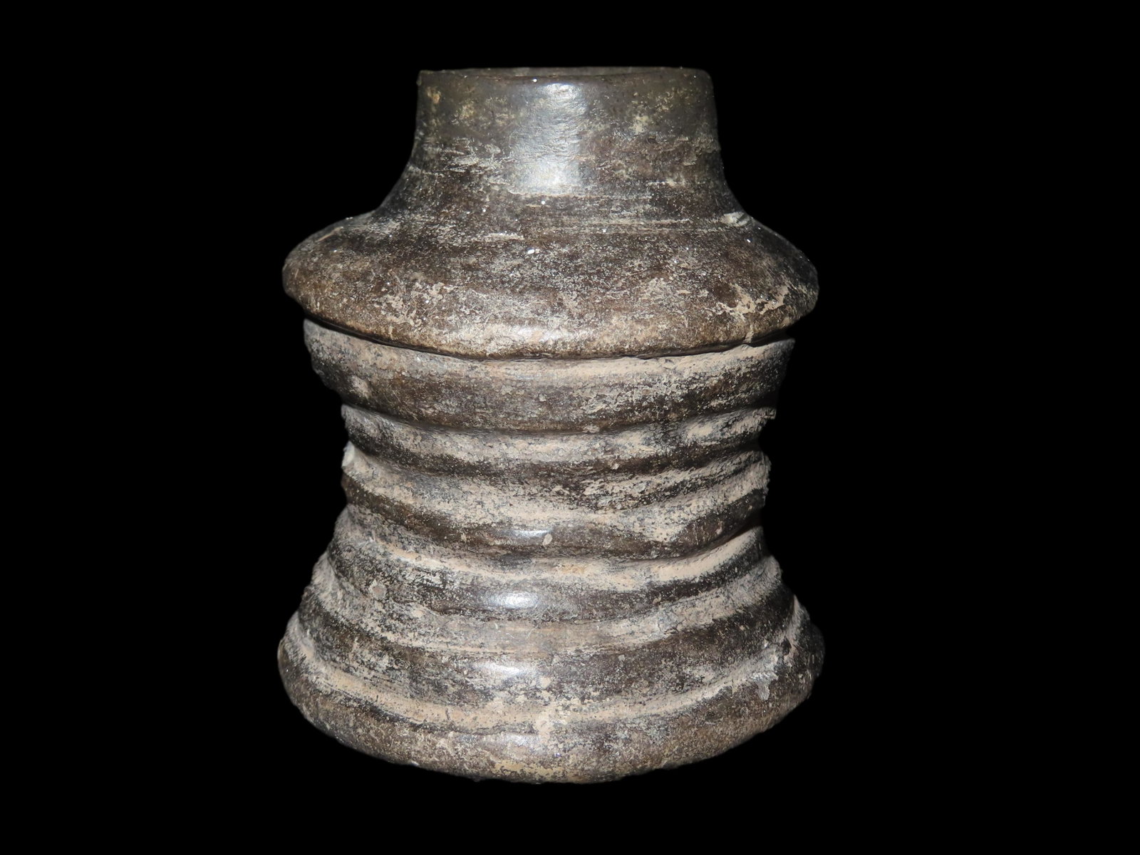 5" x 4" Pre-Colombian Mace Head Effigy, Solid.: 5" x 4" Pre-Colombian Mace Head Effigy, Solid.