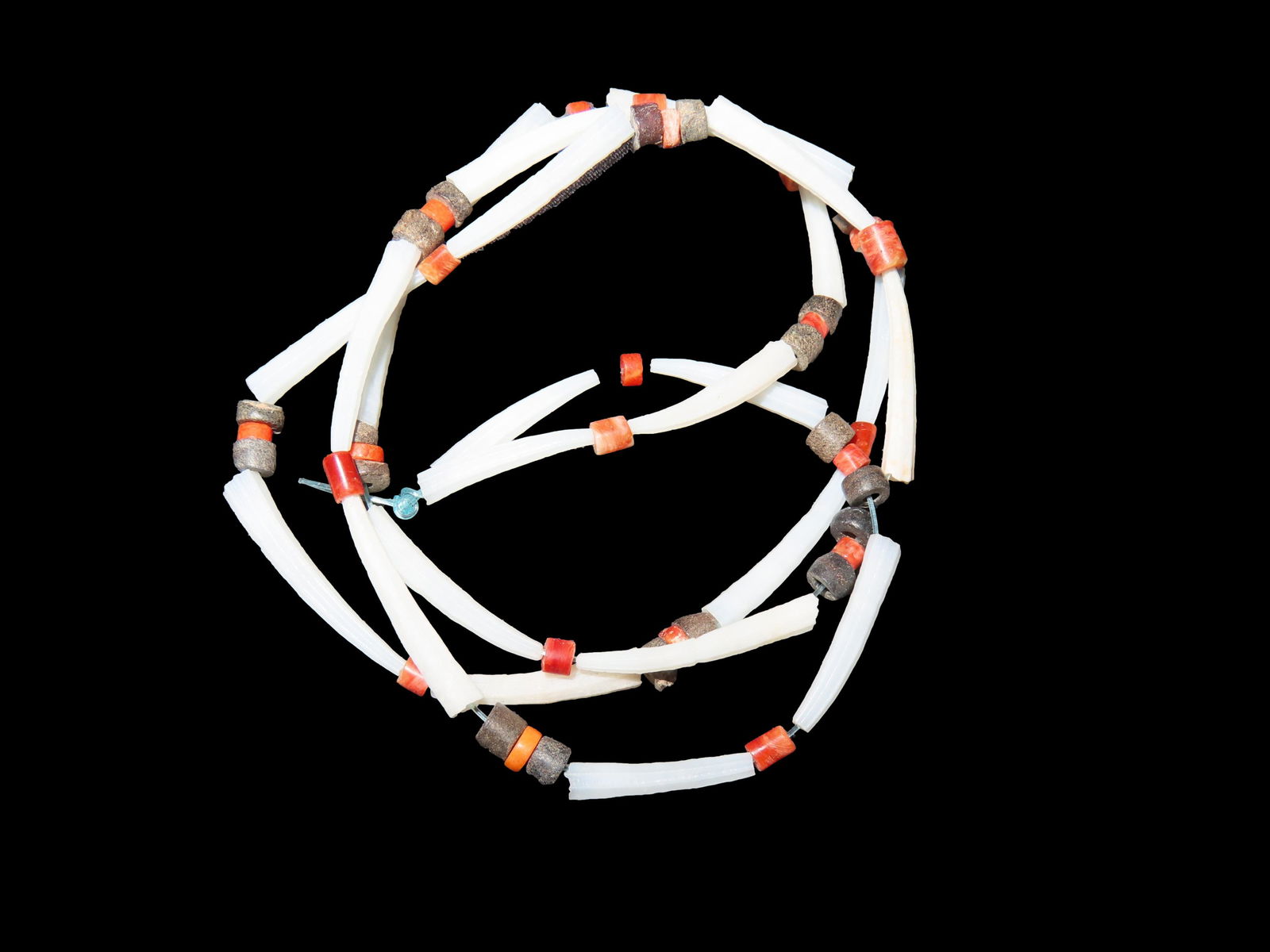 BEADED SHELL & STONE BEAD NECKLACE FROM THE COLUMBIA RIVER AREA (1 of 3)