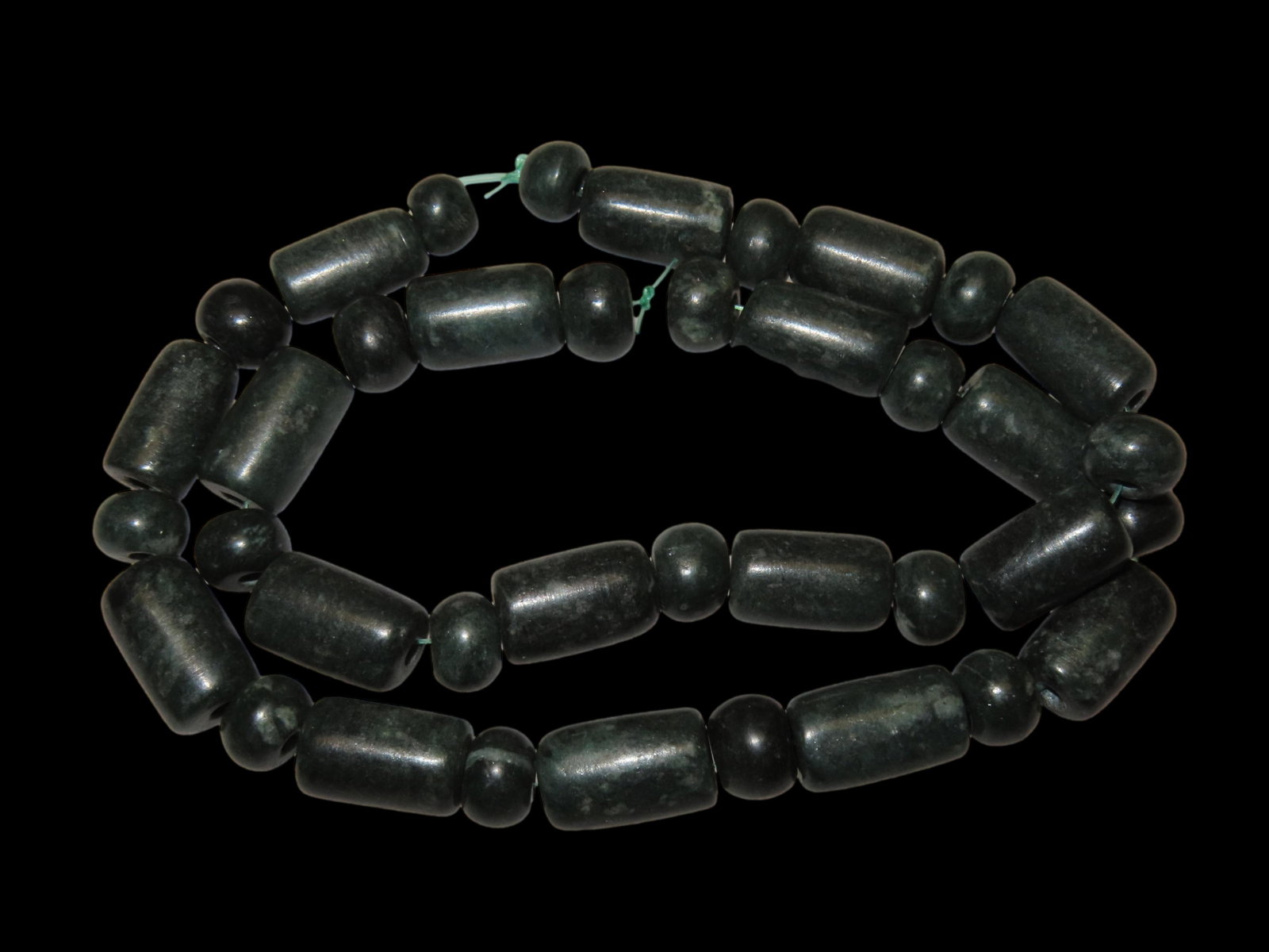 PRECOLUMBIAN STYLE JADE BEAD NECKLACE FROM MEXICO (1 of 10)