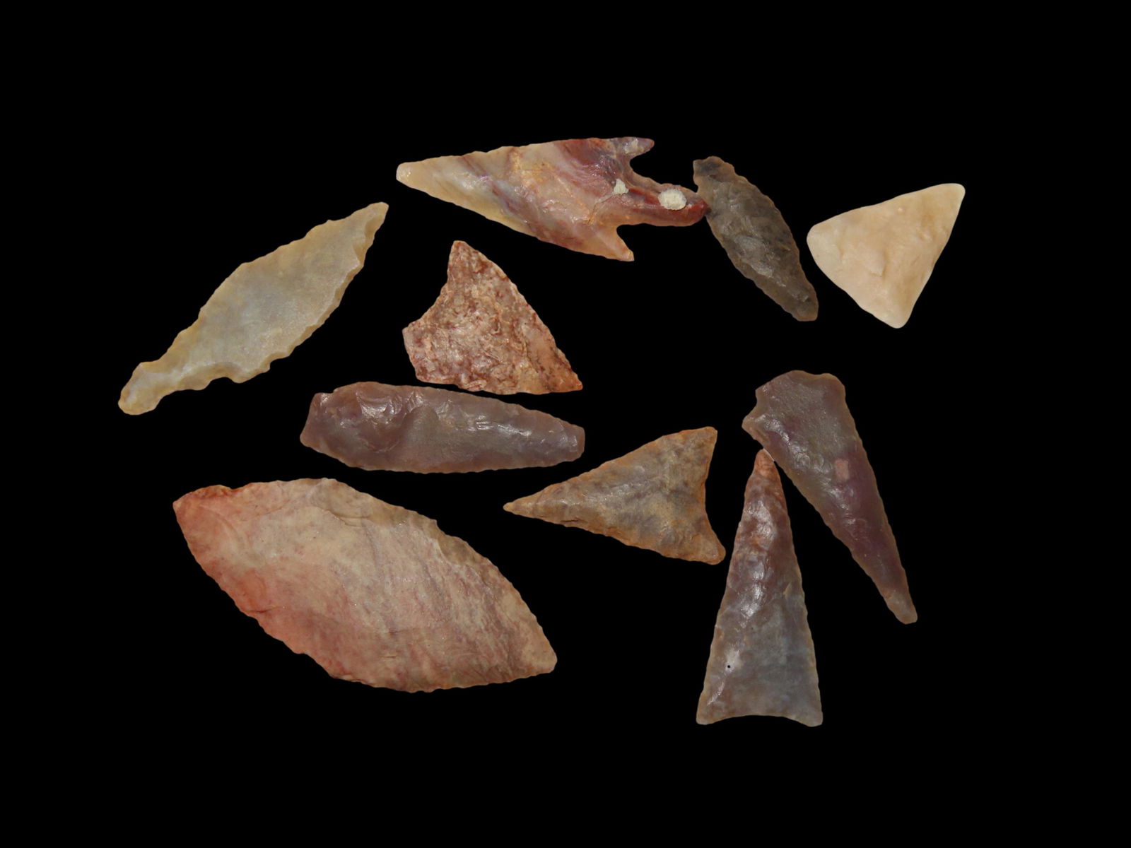 AMAZING GROUP OF AFRICAN NEOLITHIC ARROWHEADS, SPEAR POINTS, BIRD POINT, SAHARA DESERT ARTIFACTS (1 of 2)