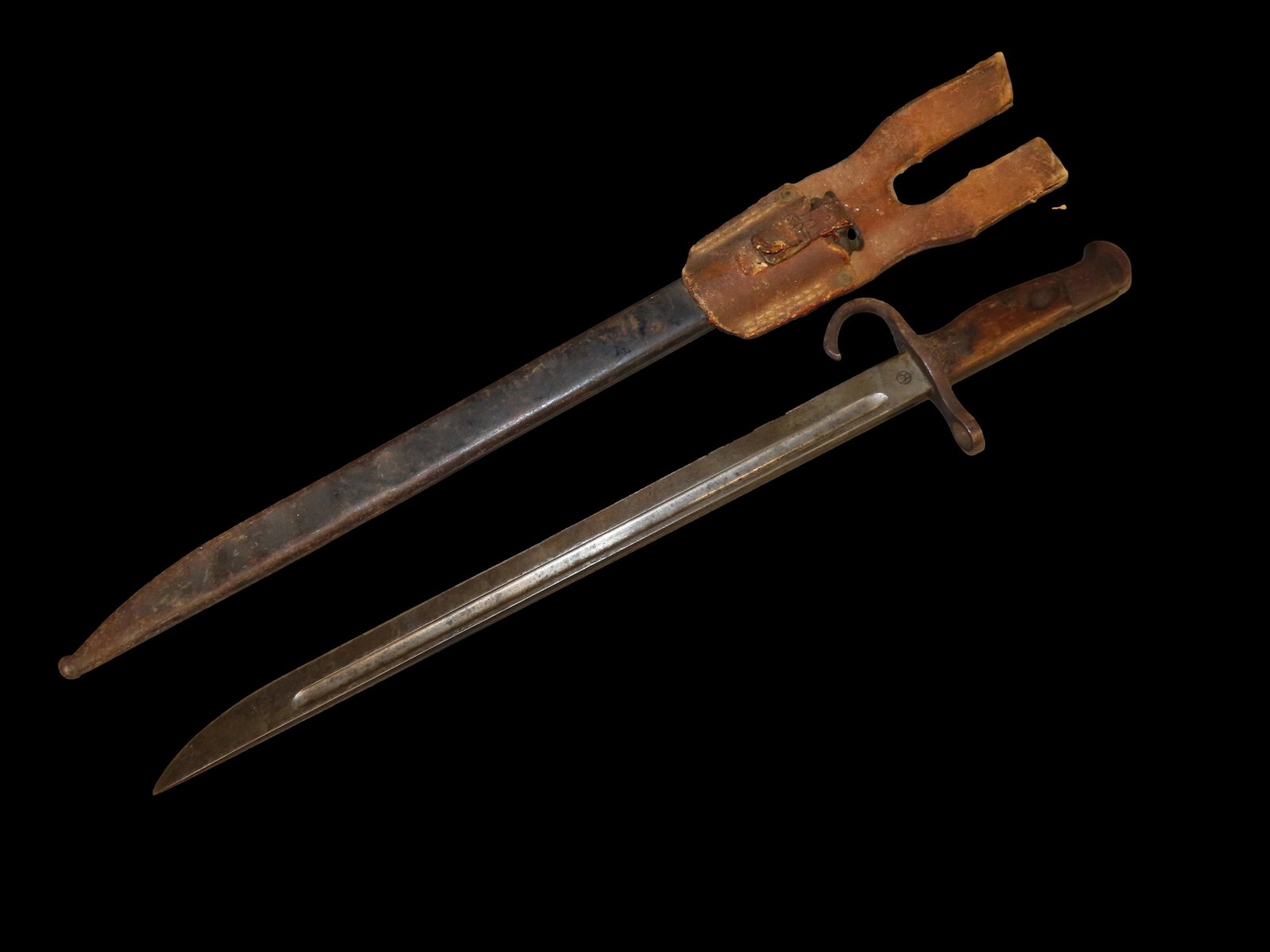 WWII WW2 Japanese Type 30 Rifle Bayonet w/ Scabbard and Frog: WWII WW2 Japanese Type 30 Rifle Bayonet w/ Scabbard and Frog