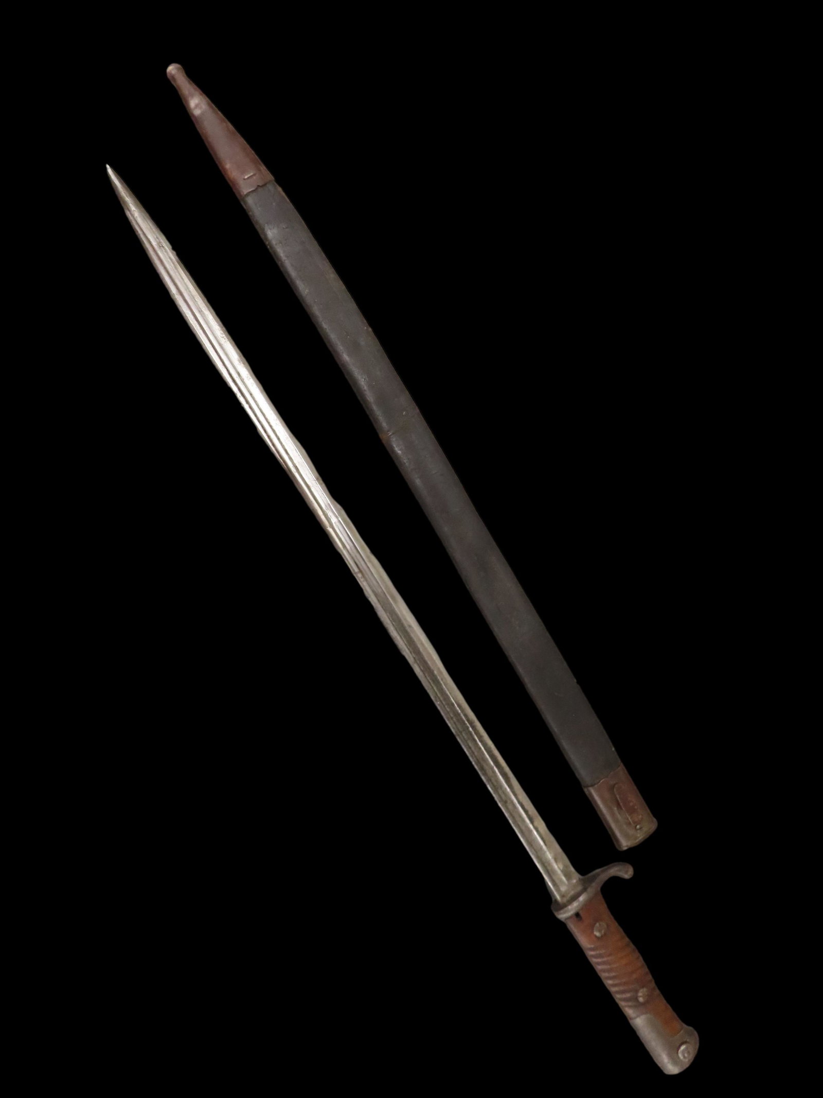 Imperial German Army S1898 Quill Point Sword / Bayonet made at the Prussian Royal Armoury at Erfurt: Imperial German Army S1898 Quill Point Sword / Bayonet made at the Prussian Royal Armoury at Erfurt for the German Mauser Gewehr 98 Rifle. Spine is marked with Crowned W acceptance mark 00 (1900). Sta