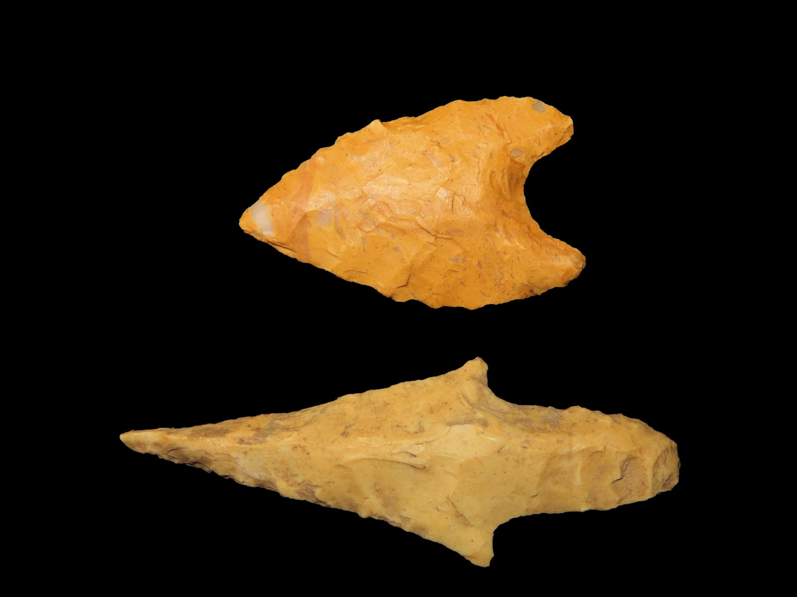 1 3/16" McKean Point, found in Wyoming, and a 1 13/16" Adena-type Birdpoint, found in Mississippi, (1 of 3)
