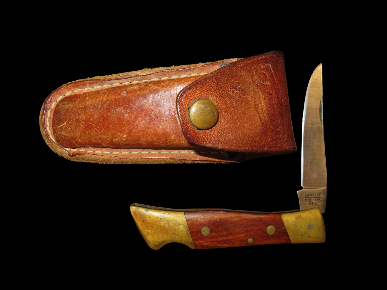 Camillus Pocket Knife, New York, Enscribed Blade and Leather Sheath. (1 of 9)