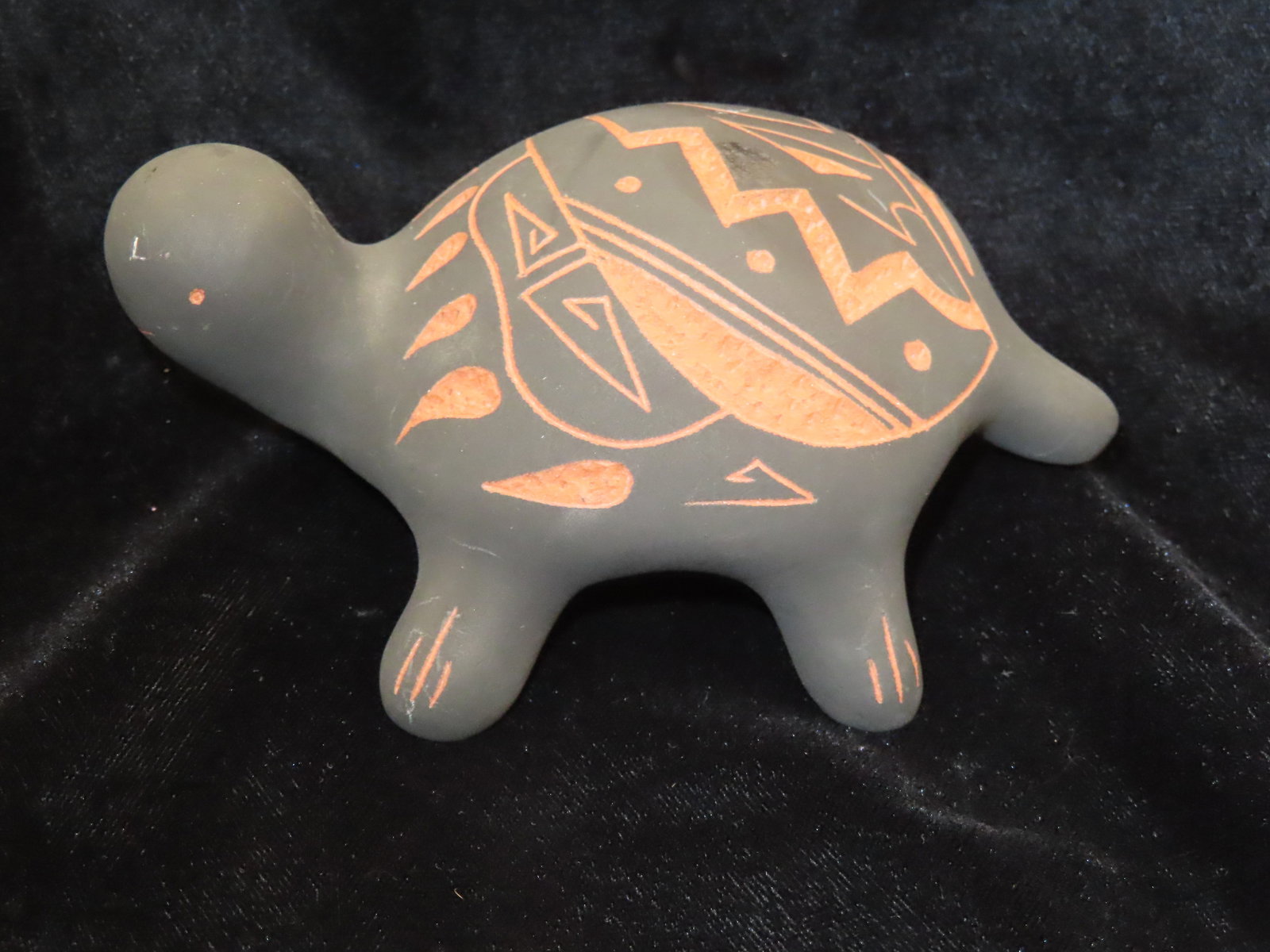 4 3/4" Acoma Turtle Effigy Figurine 1900s Signed (1 of 5)