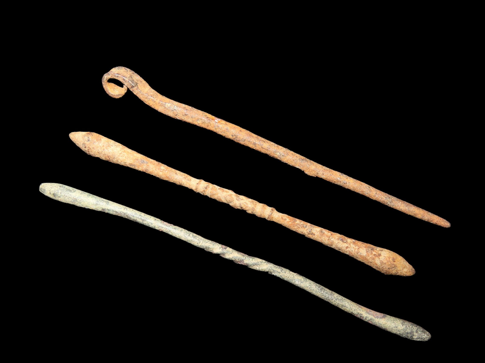 PAIR OF ANCIENT ROMAN BRONZE/IRON AGE VIKING SPEARS, ARROWHEAD, DAGGER, TOOL, WEAPON: PAIR OF ANCIENT ROMAN BRONZE/IRON AGE VIKING SPEARS, ARROWHEAD, DAGGER, TOOL, WEAPON