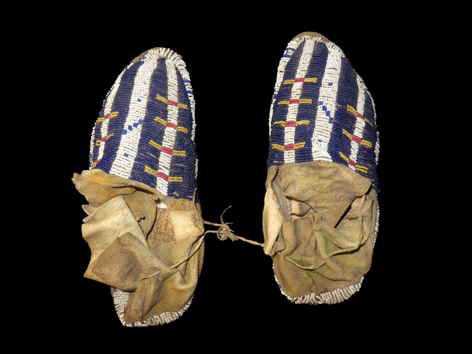 Native American Beaded Moccasins 9.3/4" Long (1 of 6)