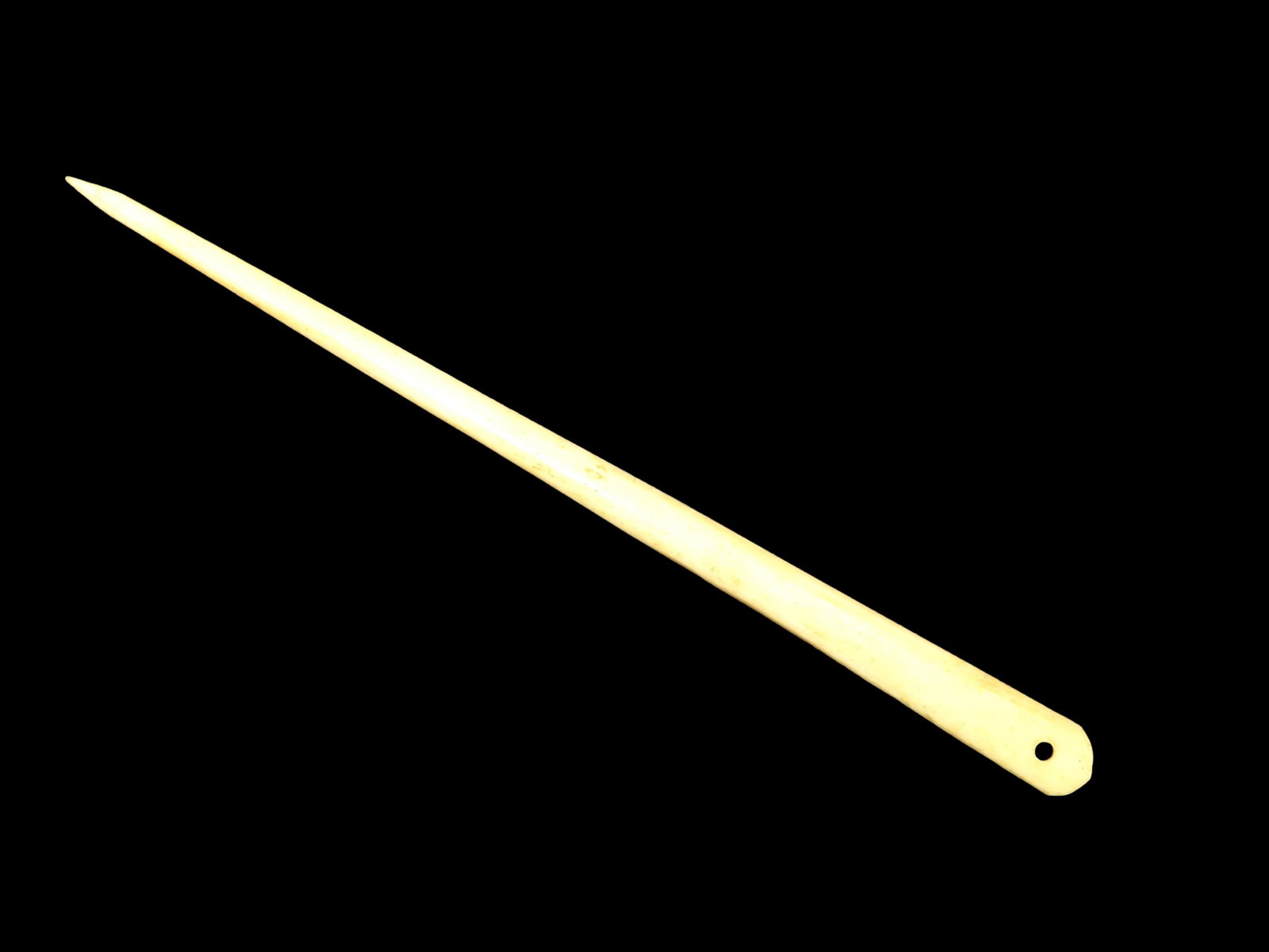 7.3/8" Eskimo Walrus Bone Needle, Alaska: 7.3/8" Eskimo Walrus Bone Needle, Alaska