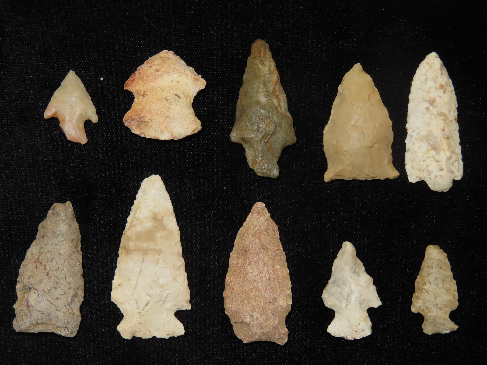 Grouping of Authintic Arrowheads found on Wilkerson farm in Perry, Pike Co ILL by Gary Wilkerson: Grouping of Authintic Arrowheads found on Wilkerson farm in Perry, Pike Co ILL by Gary Wilkerson