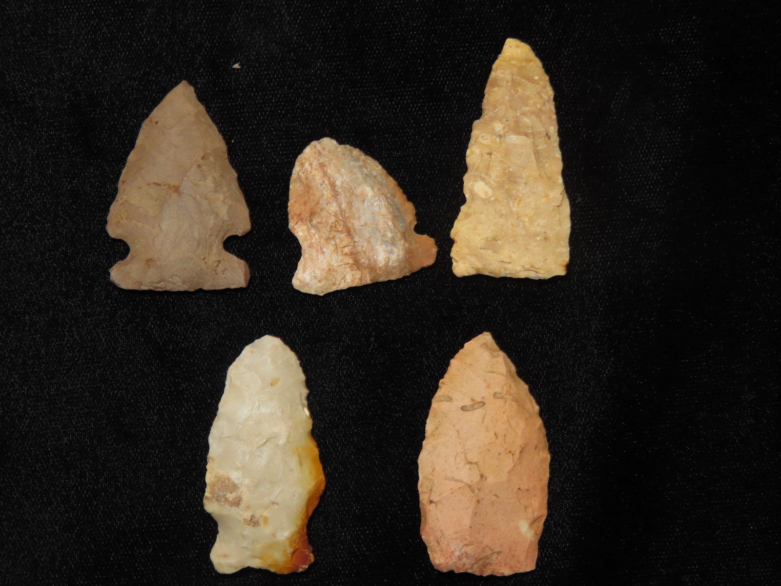 Grouping of Authintic Arrowheads found on Wilkerson farm in Perry, Pike Co ILL by Gary Wilkerson: Grouping of Authintic Arrowheads found on Wilkerson farm in Perry, Pike Co ILL by Gary Wilkerson