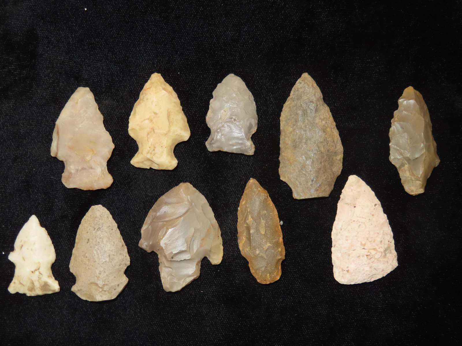 Grouping of Authintic Arrowheads found on Wilkerson farm in Perry, Pike Co ILL by Gary Wilkerson: Grouping of Authintic Arrowheads found on Wilkerson farm in Perry, Pike Co ILL by Gary Wilkerson