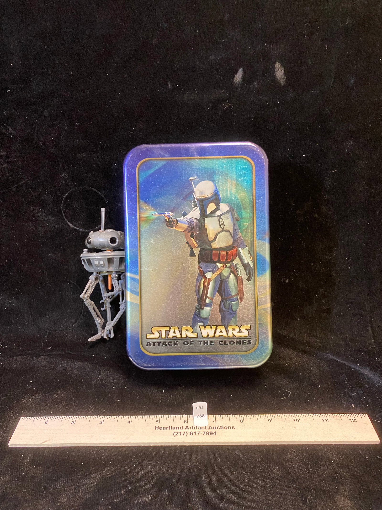 StarWars Attack of the Clones card in Collectors tin with figure private collection Quincy, ILL: StarWars Attack of the Clones card in Collectors tin with figure private collection Quincy, ILL