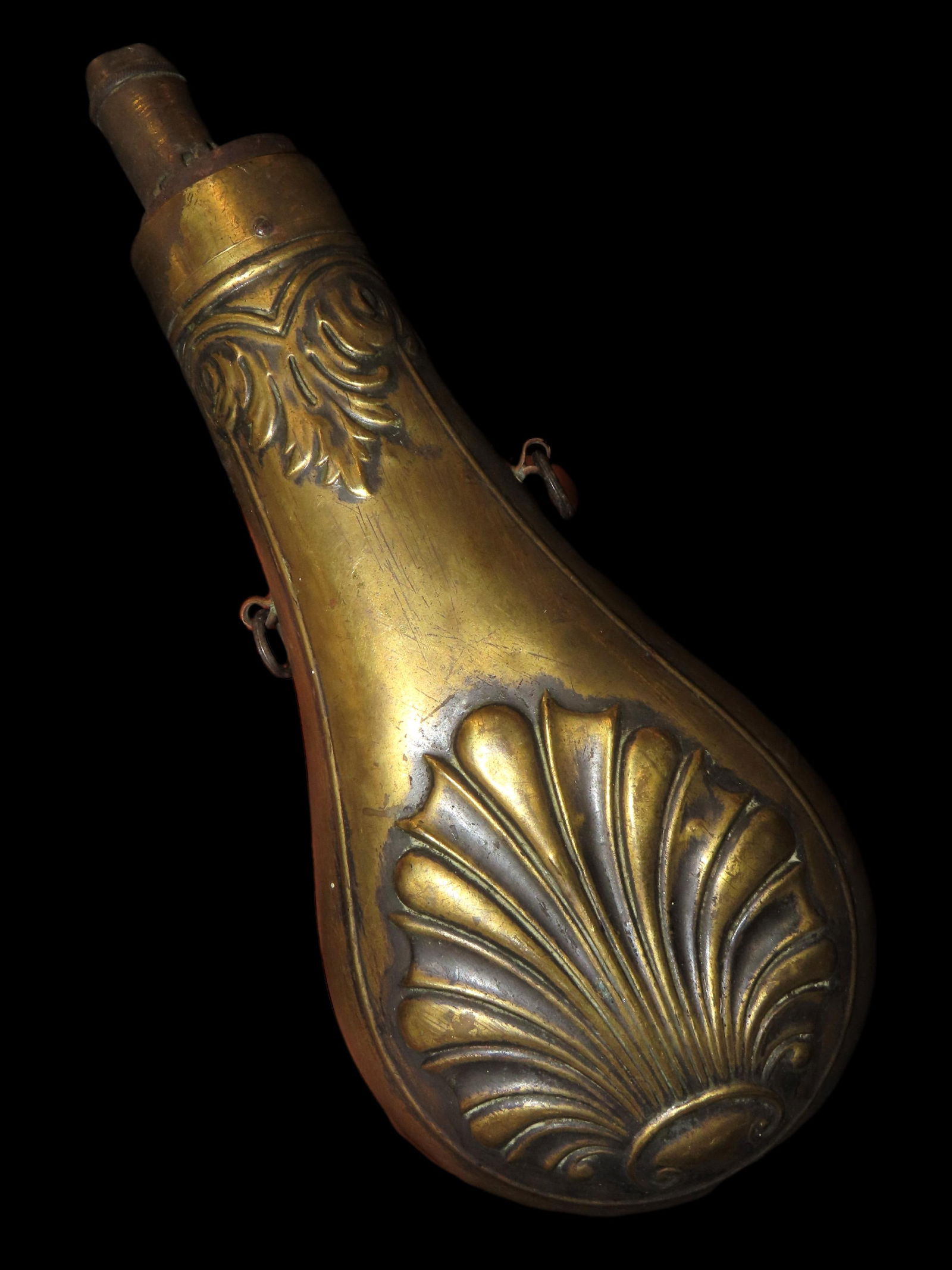 NICE ORIGINAL CIVIL WAR ERA POWDER FLASK, GREAT DESIGN, STILL FUNCTIONS WELL (1 of 5)