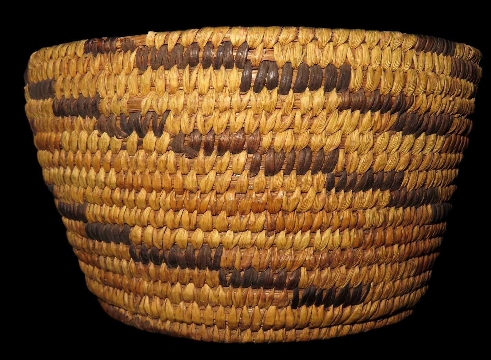 6 1/2" x 3 1/2" PIMA BASKET, HAND WOVEN, FROM THE AMERICAN SOUTHWEST, NICE TIGHT WEAVE, GREAT PATINA (1 of 7)
