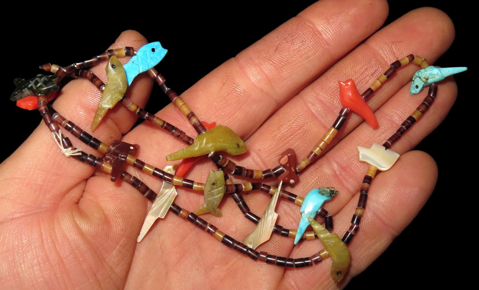 21" ZUNI ANIMAL FETISH BEADED NECKLACE, INTRICATELY CARVED BIRDS, FISH, BEAR, ETC, NICE COLORFUL (1 of 2)