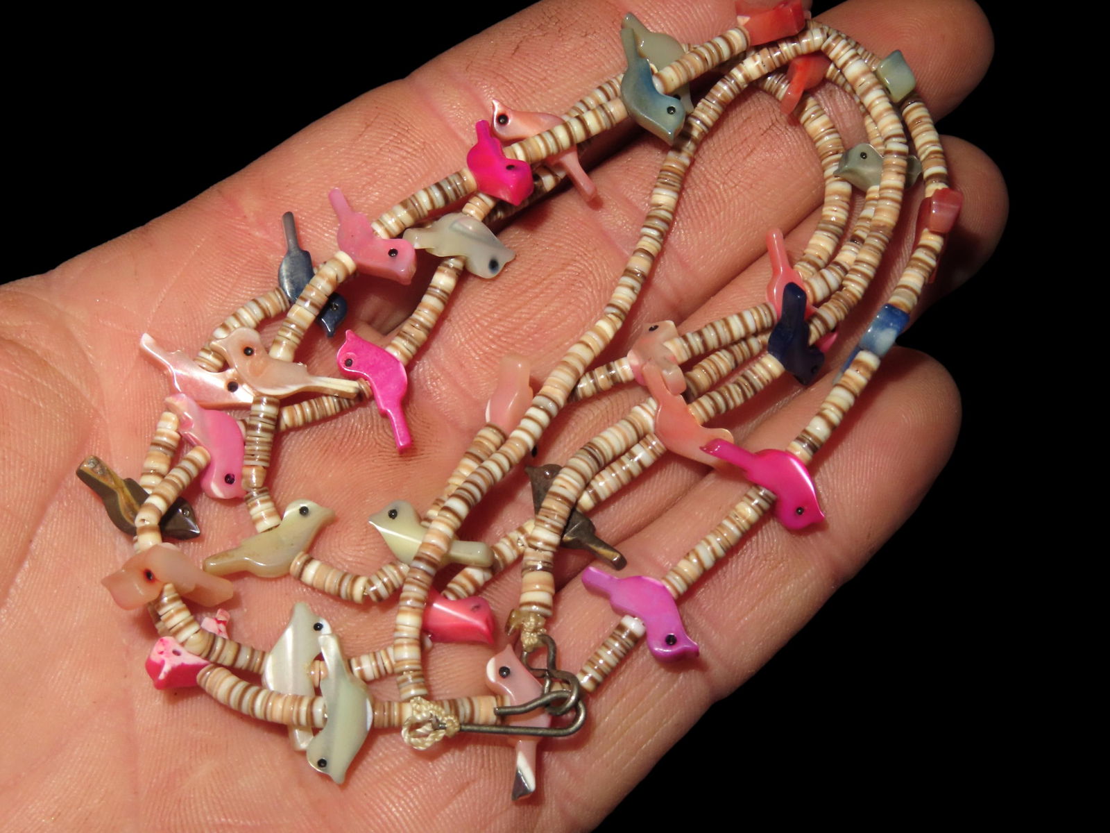 33" LONG ZUNI ANIMAL FETISH NECKLACE, COLORFUL CARVED BIRDS NICELY STRUNG WITH HEISHI BEADS, NICE (1 of 3)