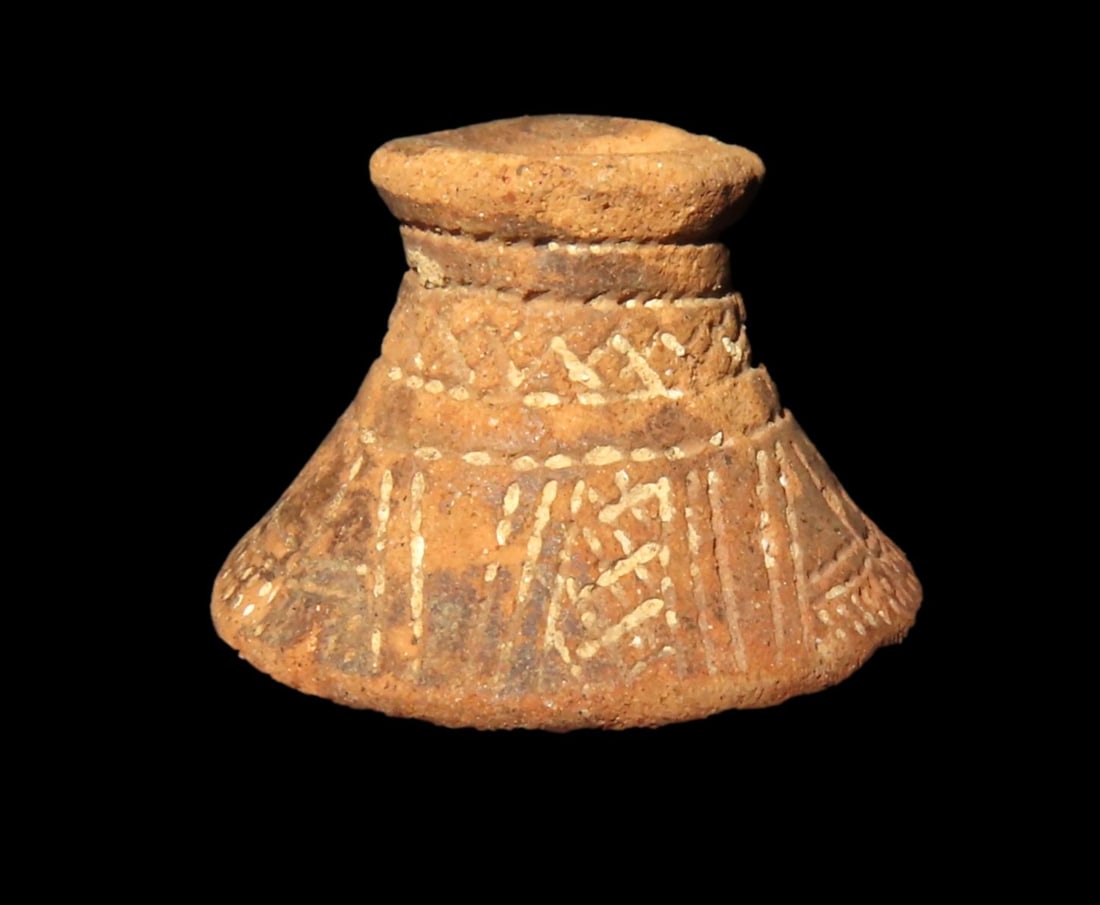 LARGE HEAVILY ENGRAVED SPINDLE WHORL BEAD, PRECOLUMBIAN POTTERY/CLAY FROM SOUTH AMERICA, CIRCA: LARGE HEAVILY ENGRAVED SPINDLE WHORL BEAD, PRECOLUMBIAN POTTERY/CLAY FROM SOUTH AMERICA, CIRCA 800-1200 AD