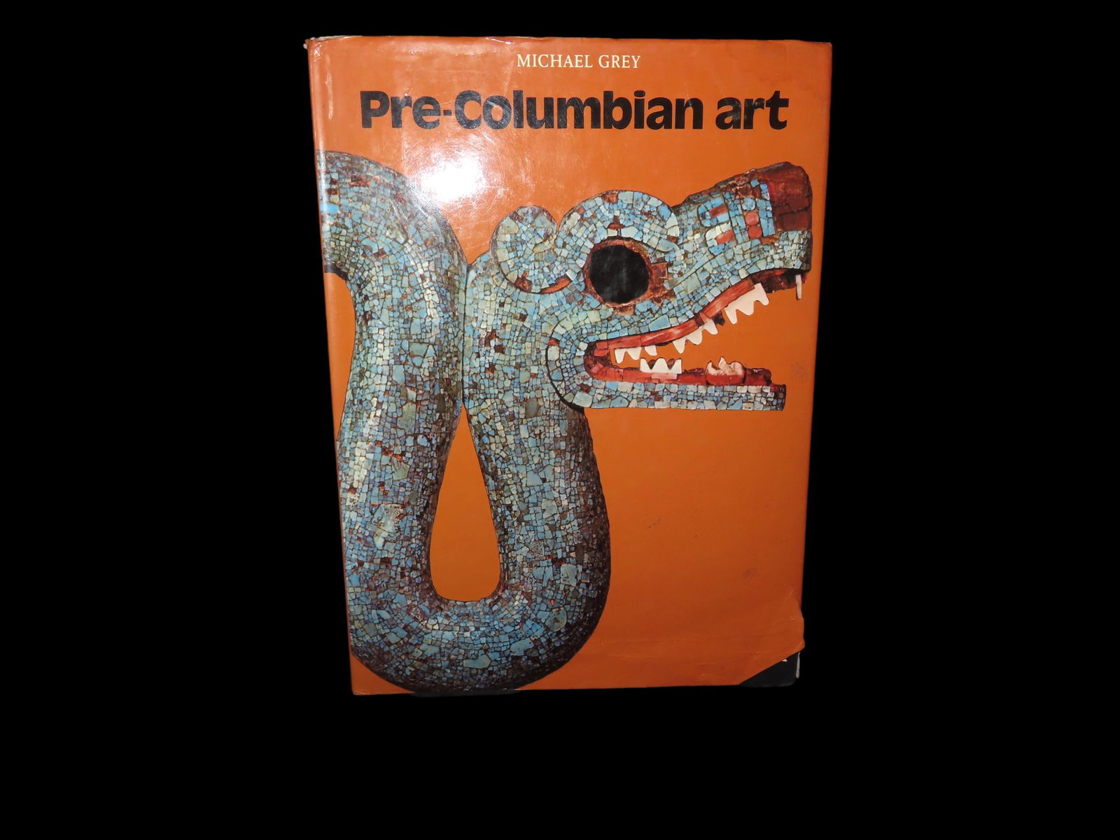 PRE-COLUMBIAN ART, HARDBACK, FULL OF LOTS OF PICS & INFO ON STONE, JADE, GOLD, & POTTERY ARTIFACTS (1 of 2)