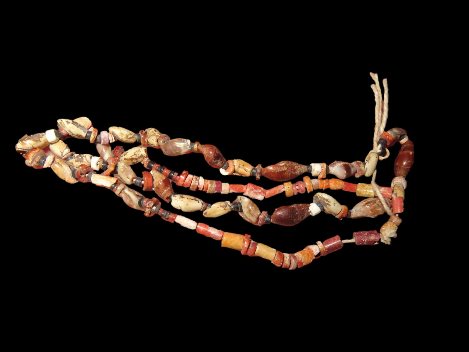 BEAUTIFUL 20" LONG PRECOLUMBIAN SHELL & STONE BEAD NECKLACE, LOTS OF SPONDYLUS SHELL BEADS, TUBE (1 of 2)