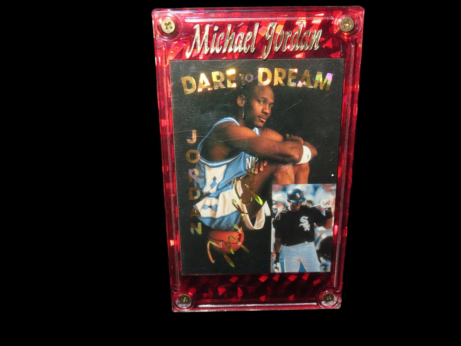 1990'S MICHAEL JORDAN BASKETBALL / BASEBALL CARD, DARE TO DREAM, MINT CONDITION, IN PRETECTIVE CASE: 1990'S MICHAEL JORDAN BASKETBALL / BASEBALL CARD, DARE TO DREAM, MINT CONDITION, IN PRETECTIVE CASE