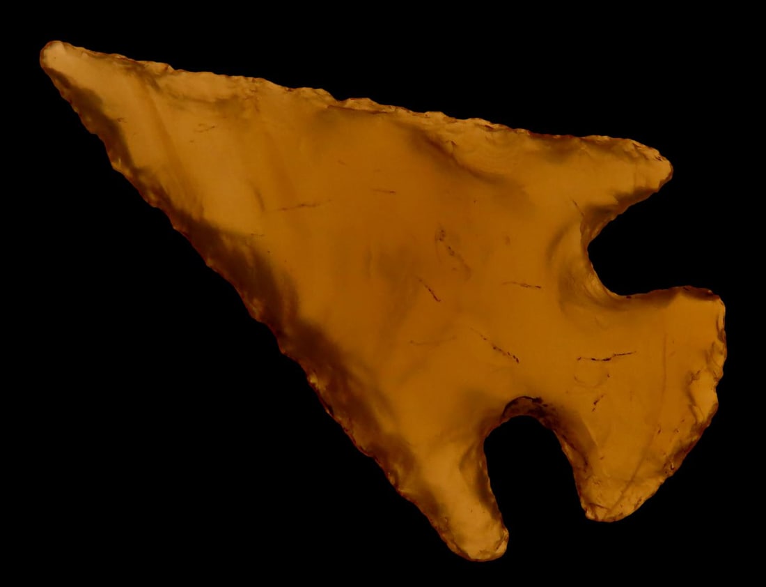 1 1/16" Translucent Bird Point, found in Lincoln Co., Colorado,Ex Jarrod Kirby Collection (1 of 6)