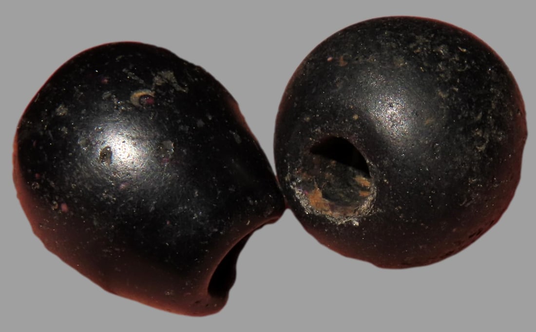 Lot of 2 Historic Glass Trade Beads, Ex Johnathan Johns Collection (1 of 2)