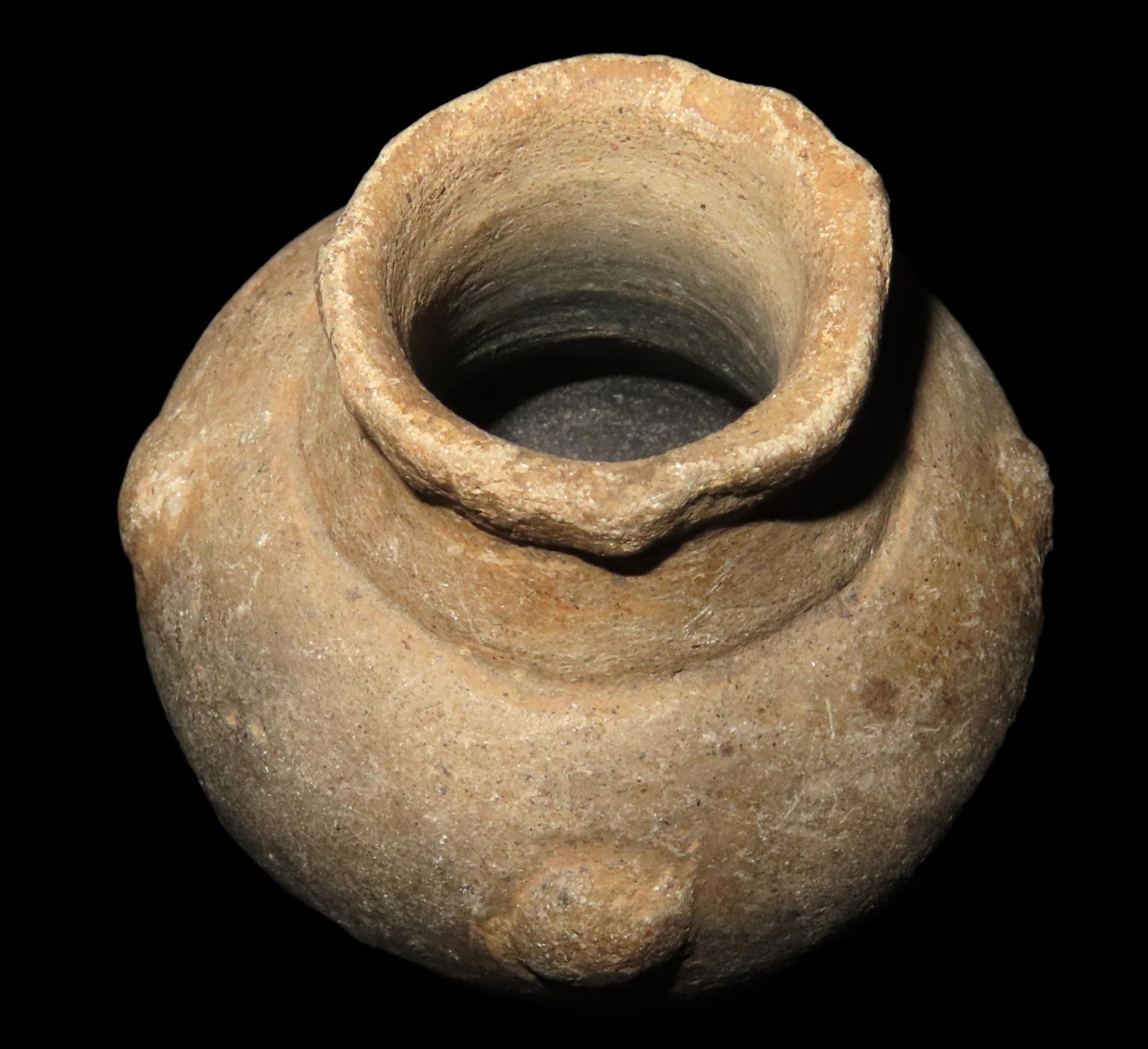 1 5/8" Minature Pre Columbian Pottery Vessel (1 of 6)