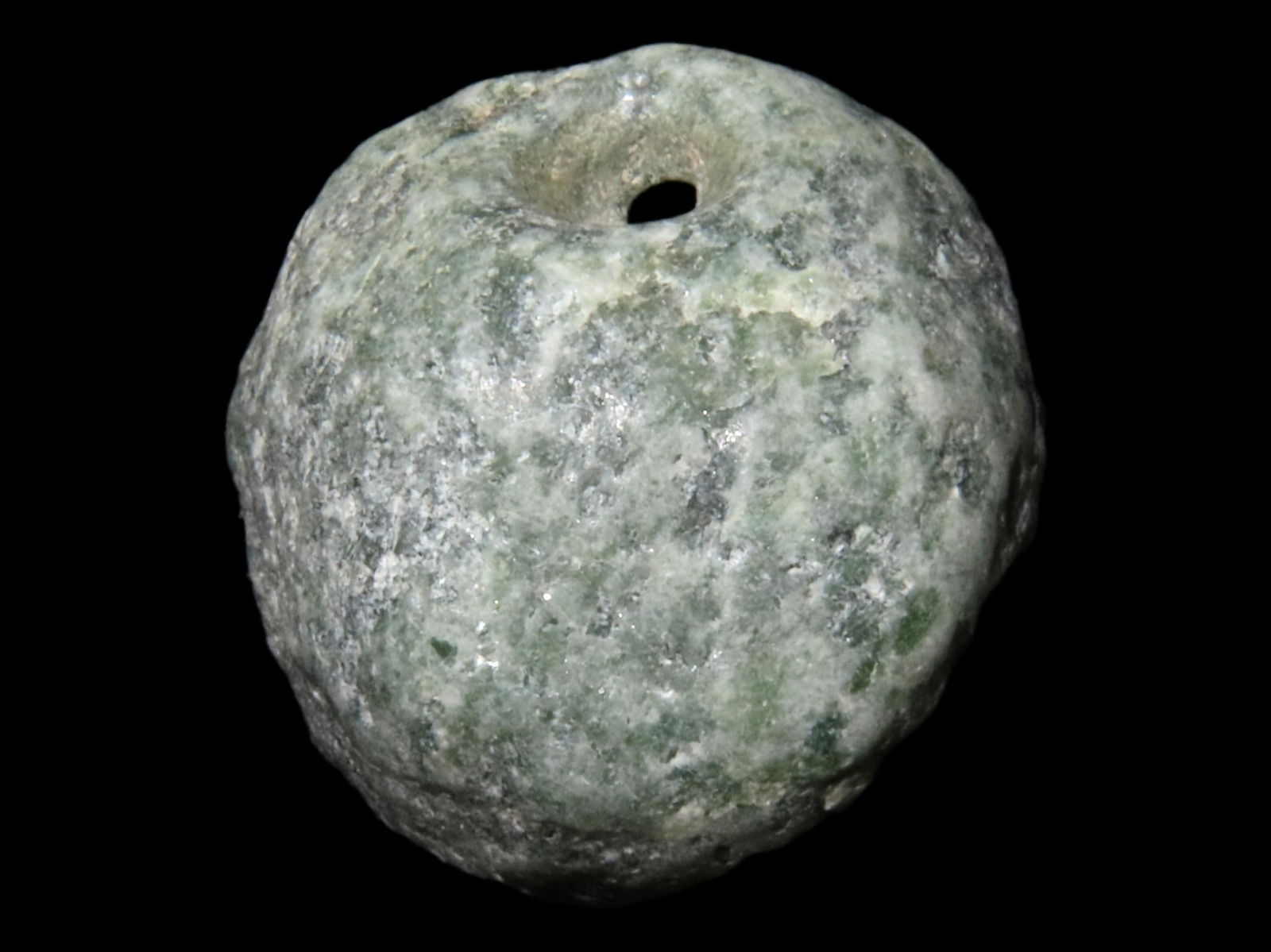 BEAUTIFUL PRECOLUMBIAN MEZCALA JADE / JADEITE PENDANT, DRILLED STONE BEAD, WELL SHAPED AND HEAVILY (1 of 3)