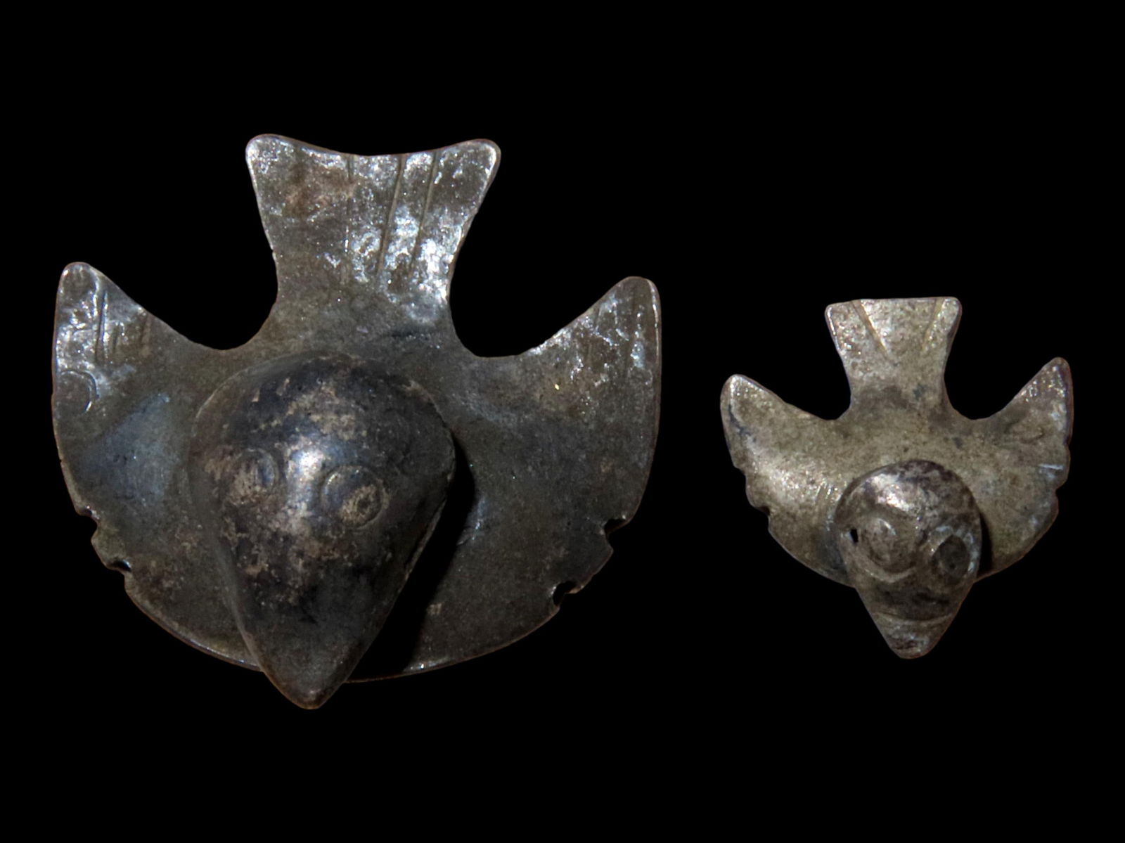 NICE PAIR OF PRE-COLUMBIAN SILVER BIRD EFFIGY PENDANTS FROM PERU (1 of 2)