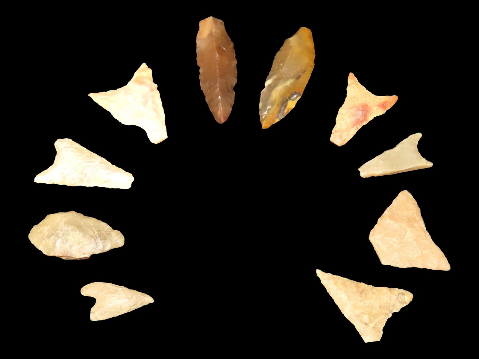 LOT OF 10 AFRICAN NEOLITHIC ARROWHEADS, SAHARA DESERT, AFRICA, TRIANGLES, BIRD POINTS, SPEAR POINTS, (1 of 2)