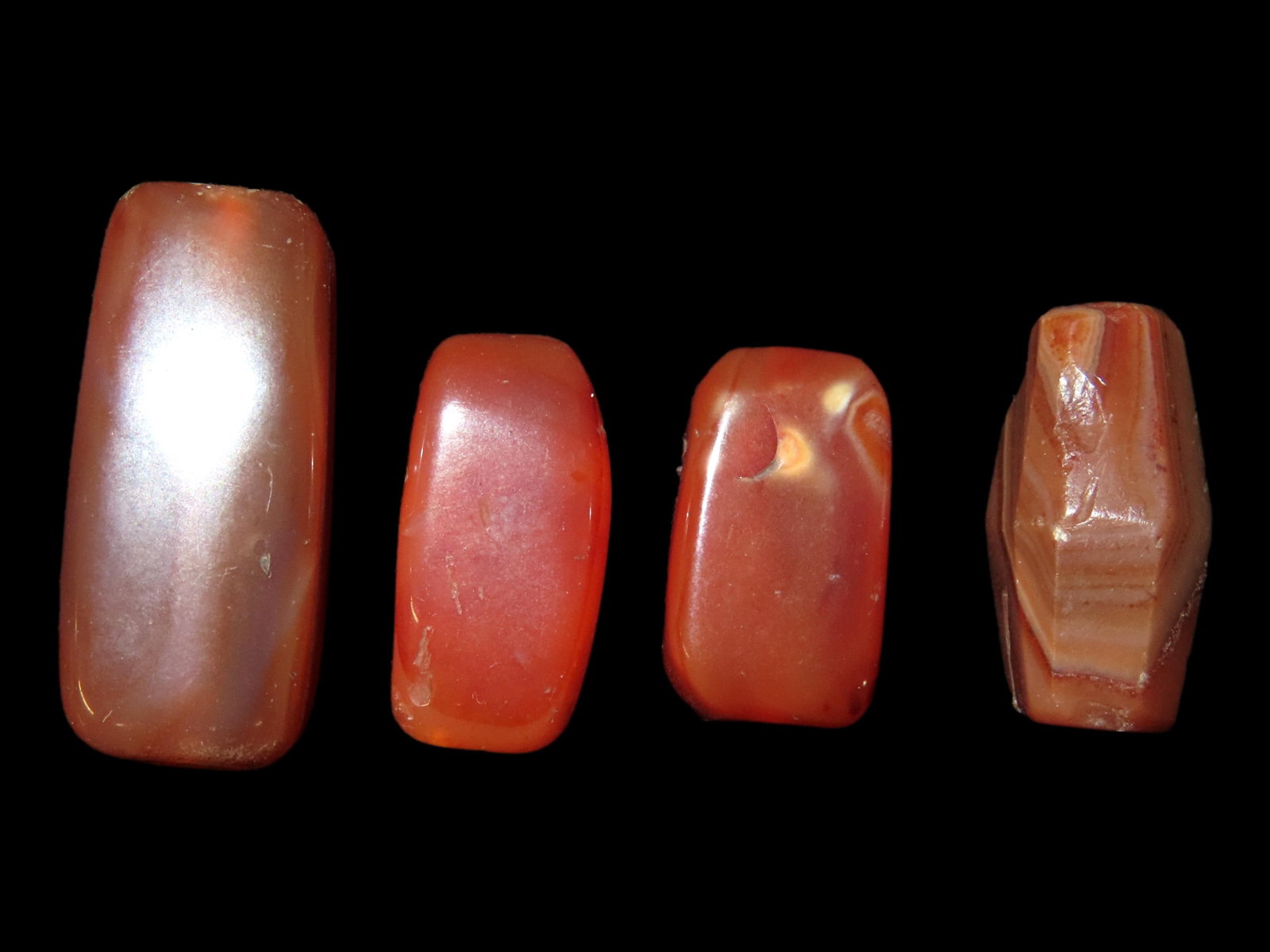 LOT OF TRANSLUCENT ROMAN DRILLED AGATE BEADS, HIGHLY POLISHED WITH GREAT COLOR, AUTHENTIC ORIGINAL: LOT OF TRANSLUCENT ROMAN DRILLED AGATE BEADS, HIGHLY POLISHED WITH GREAT COLOR, AUTHENTIC ORIGINAL PERIOD RELICS