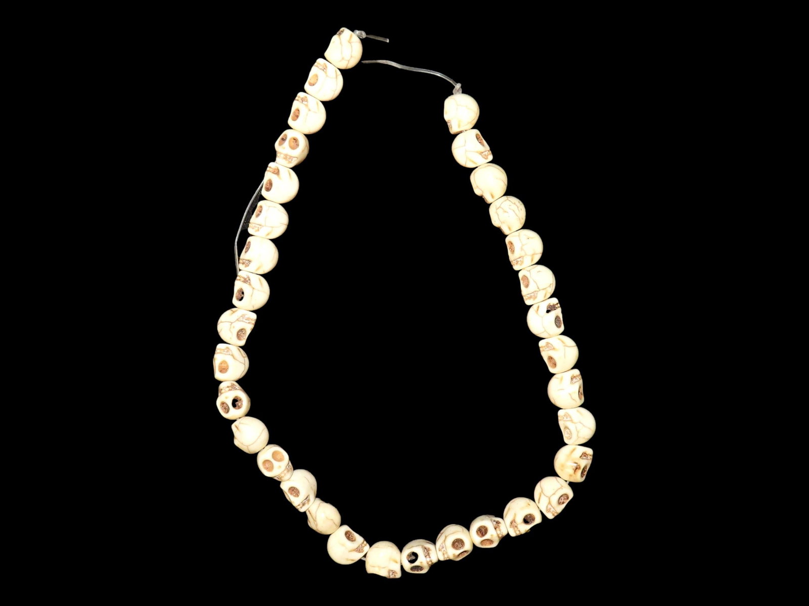16" VINTAGE SKULL BEAD NECKLACE: 16" VINTAGE SKULL BEAD NECKLACE