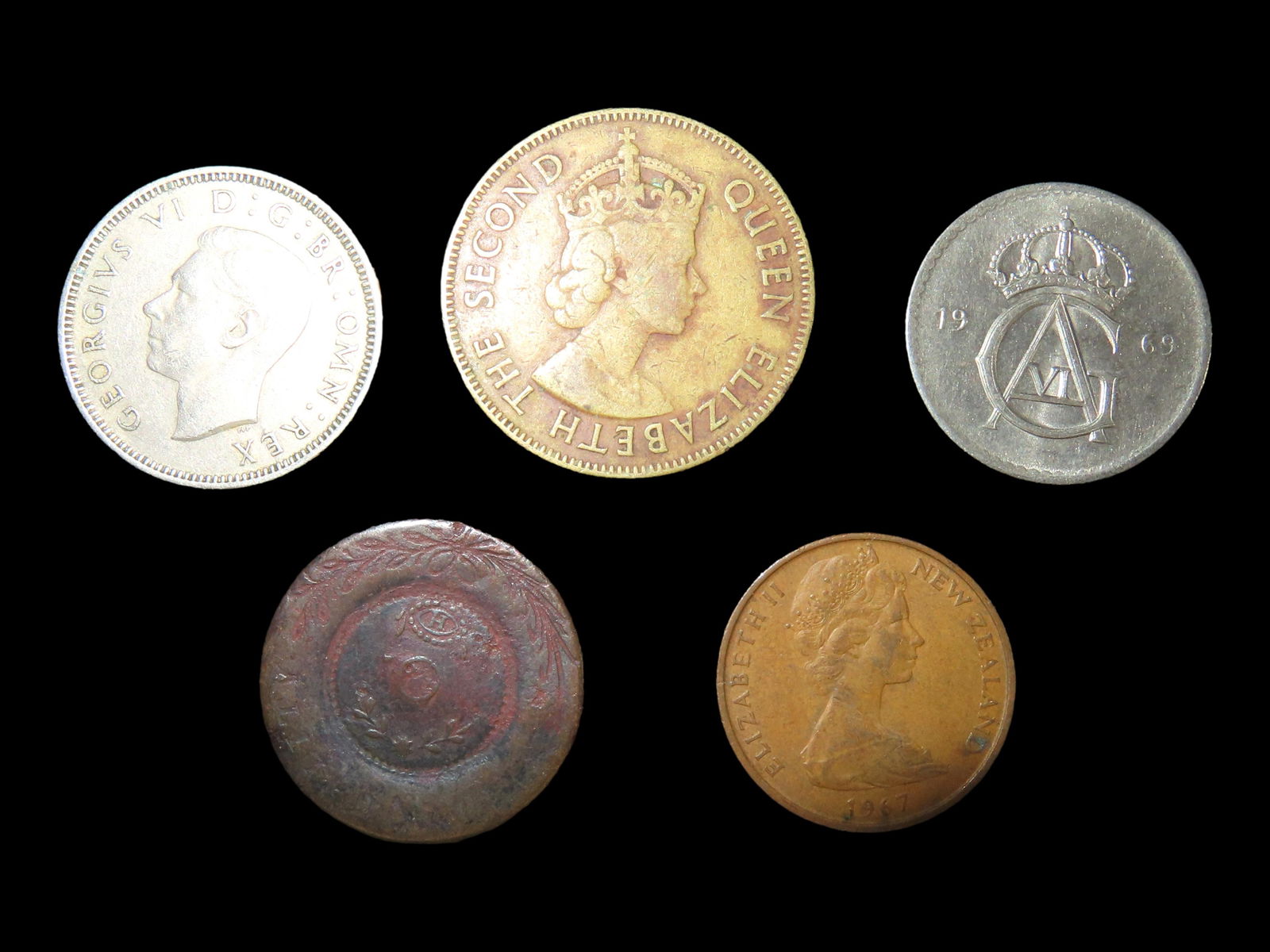 Lot of 5 Coins, Jamaica 1 penny 1953-1963, Iran 5000 dinars 1913-1925, Sweden 50 ore 1962-1973, (1 of 2)