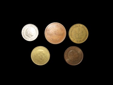 Lot of 5 Coins, Netherlands 25 cents 1950-1980, Germany 10 pfennig 1950-2001, Japan 10 yen