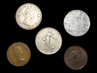 Lot 0f 5 Coins, Netherlands 5 cents 1950-1980, Italy 10 lire 1951-2001, France 1 franc 1960-2001,