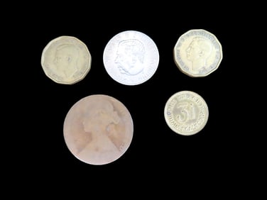 Lot of 5 Coins, United Kingdom 1 penny, Bronze/ brown color/ 1860-1874, Sweden 1 krona 1968-1973,