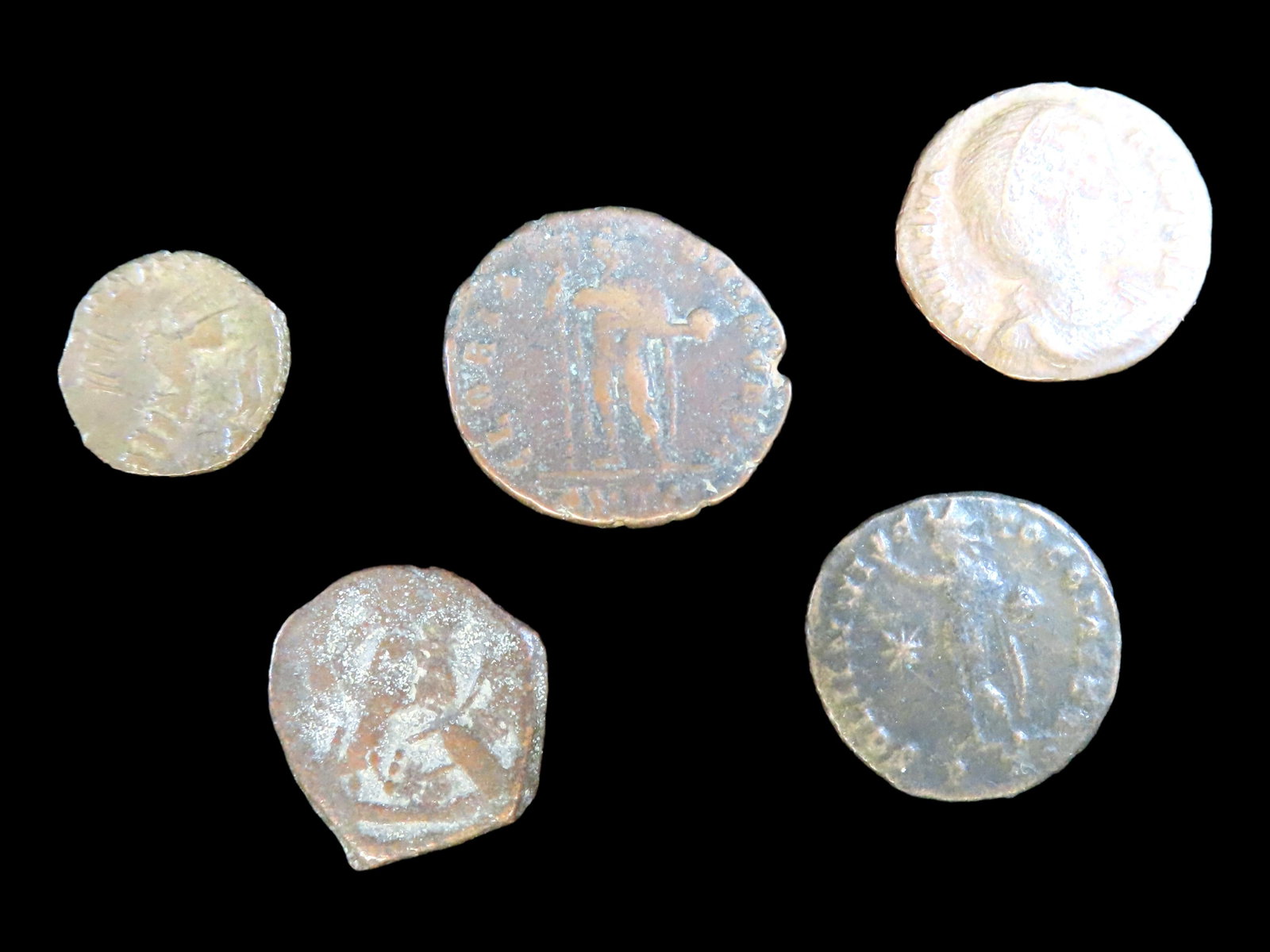 Lot of 5 Coins, France 1 Sol 1777-1791, English 1 Penny 1685-1688, Unitd Kingdom 1 Farthing 1741-175: Lot of 5 Coins, France 1 Sol 1777-1791, English 1 Penny 1685-1688, United Kingdom 1 Farthing 1741-1754, England 1/2 penny 1694, Mexico 1/2 Real 1701-1728