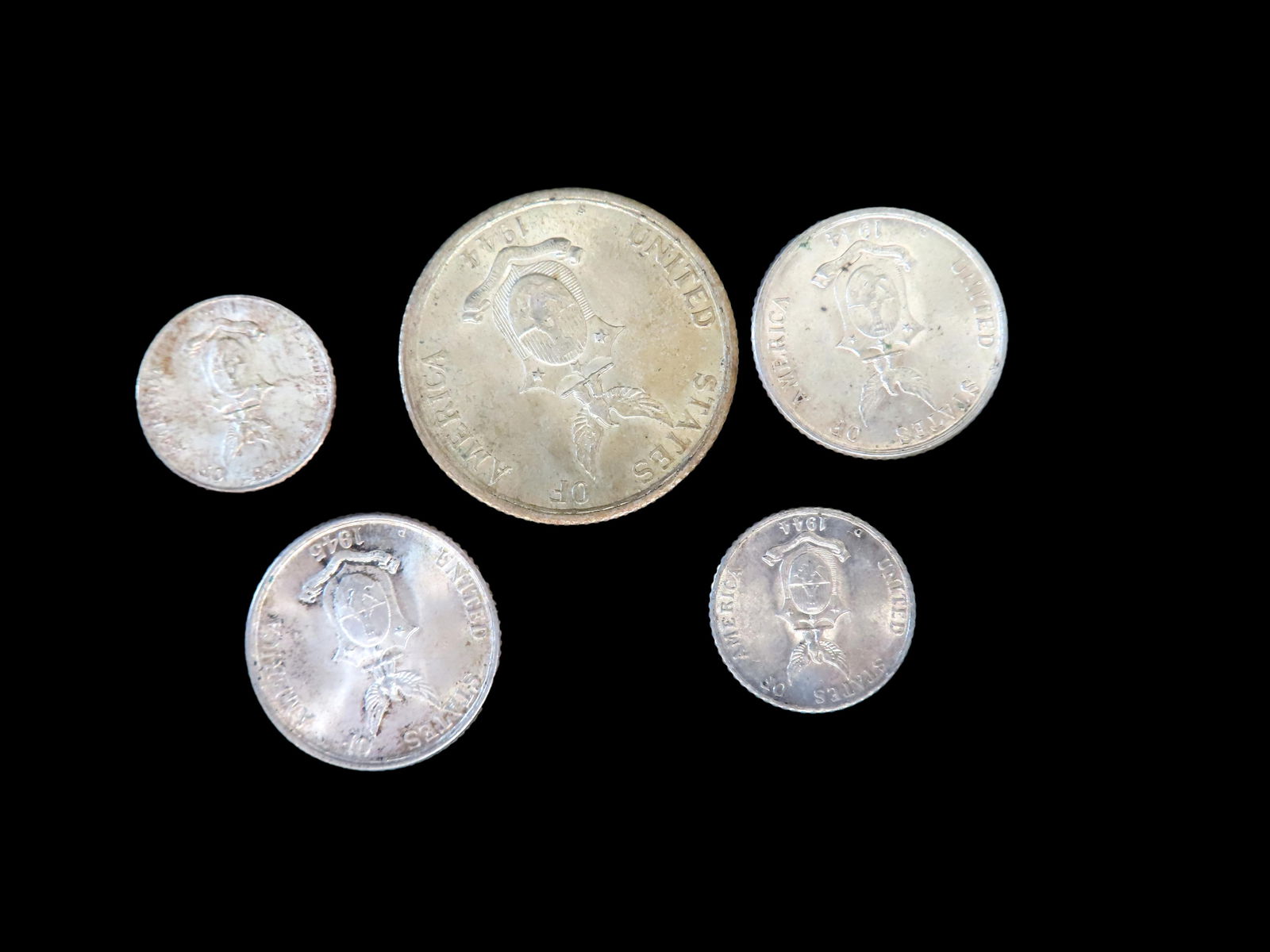 Lot of 5 Coins, Philippines 50 centavos 1944-1945, Philippines 20 centavos 1937-1945, Philippines 10 (1 of 2)