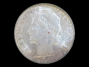 Lot of 1 Coin, French Indochina 1 piastre 1931.