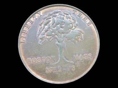 Lot of 1 Coin, Liberty Tree Bicentennial 1775-1975.