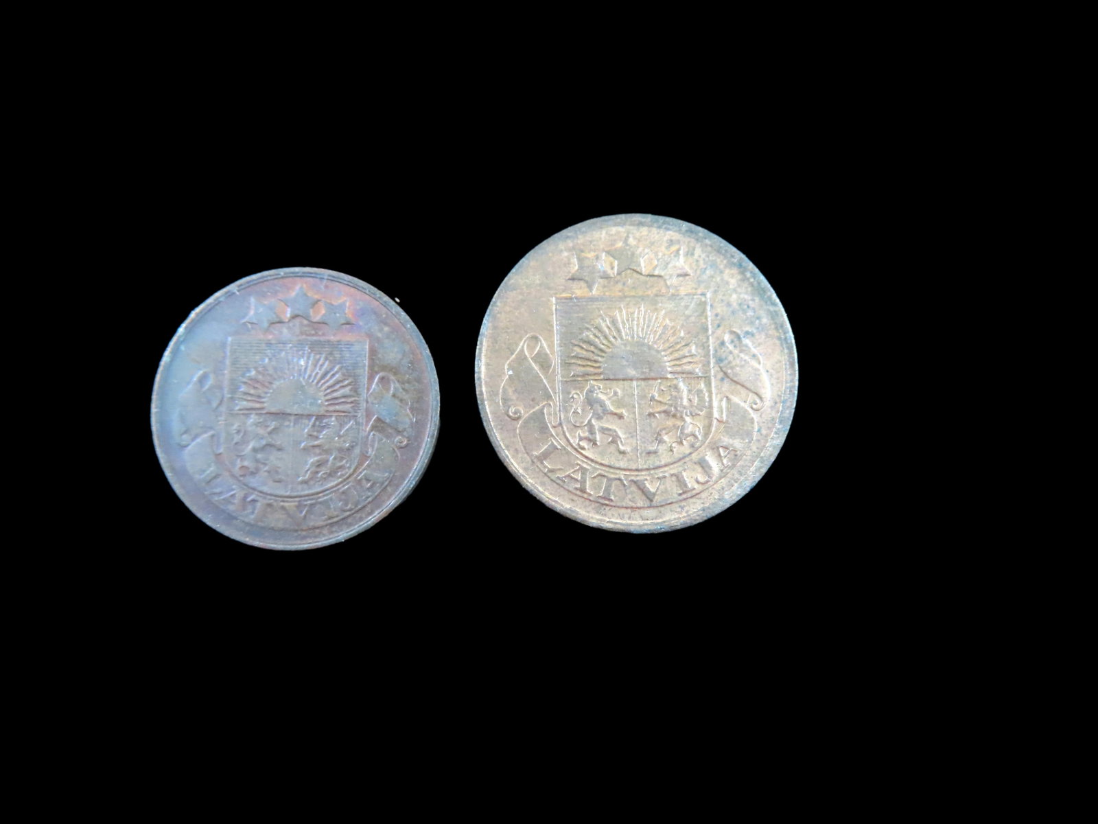 Lot of 2 coins, Latvia 2 santimi 1922-1932 .: Lot of 2 coins, Latvia 2 santimi 1922-1932 .