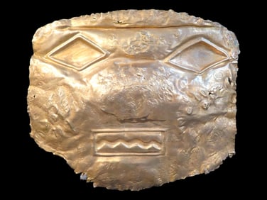 Phenomenal Lambayeque Gold Human Effigy Mask, Motley COA. Middle Chimu Period, ca 1000-1400 AD.